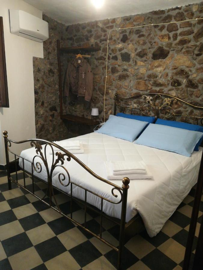Deiana Bed & Breakfast Санту Лусурджу Стая снимка