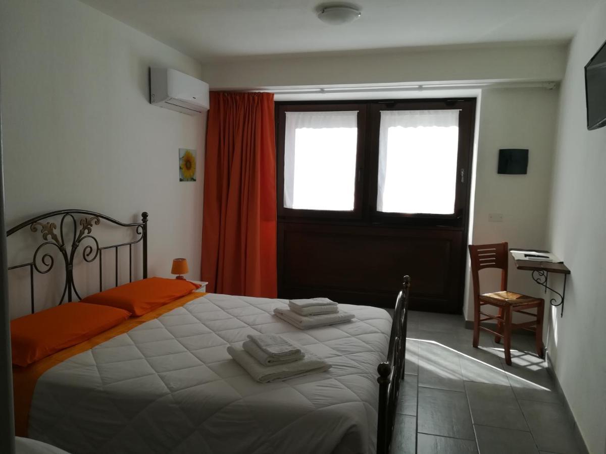 Deiana Bed & Breakfast Санту Лусурджу Екстериор снимка