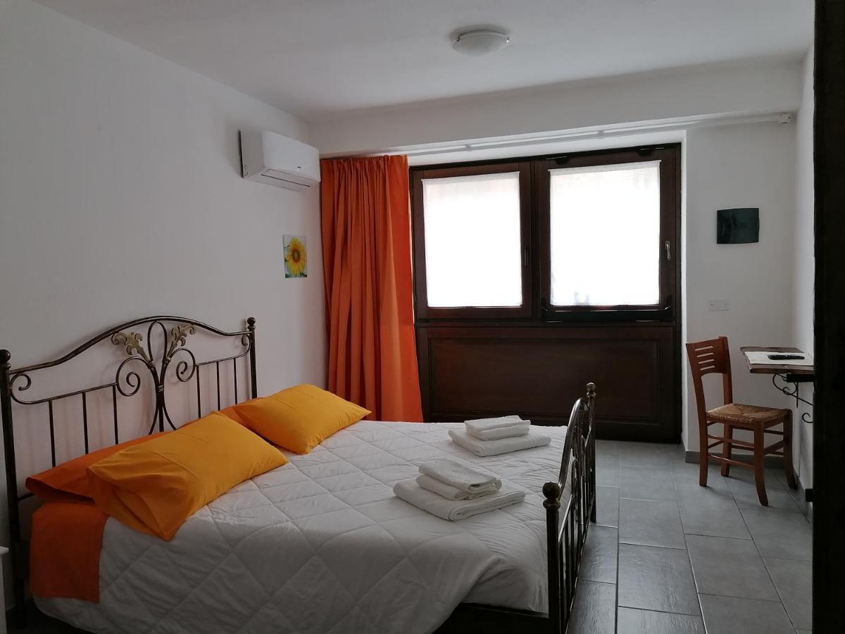Deiana Bed & Breakfast Санту Лусурджу Екстериор снимка